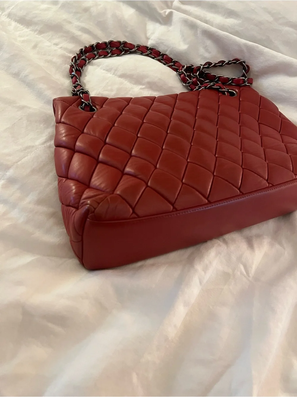 CHANEL Red flap bag